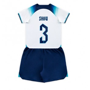 England Luke Shaw #3 kläder Barn VM 2022 Hemmatröja Kortärmad (+ korta byxor)